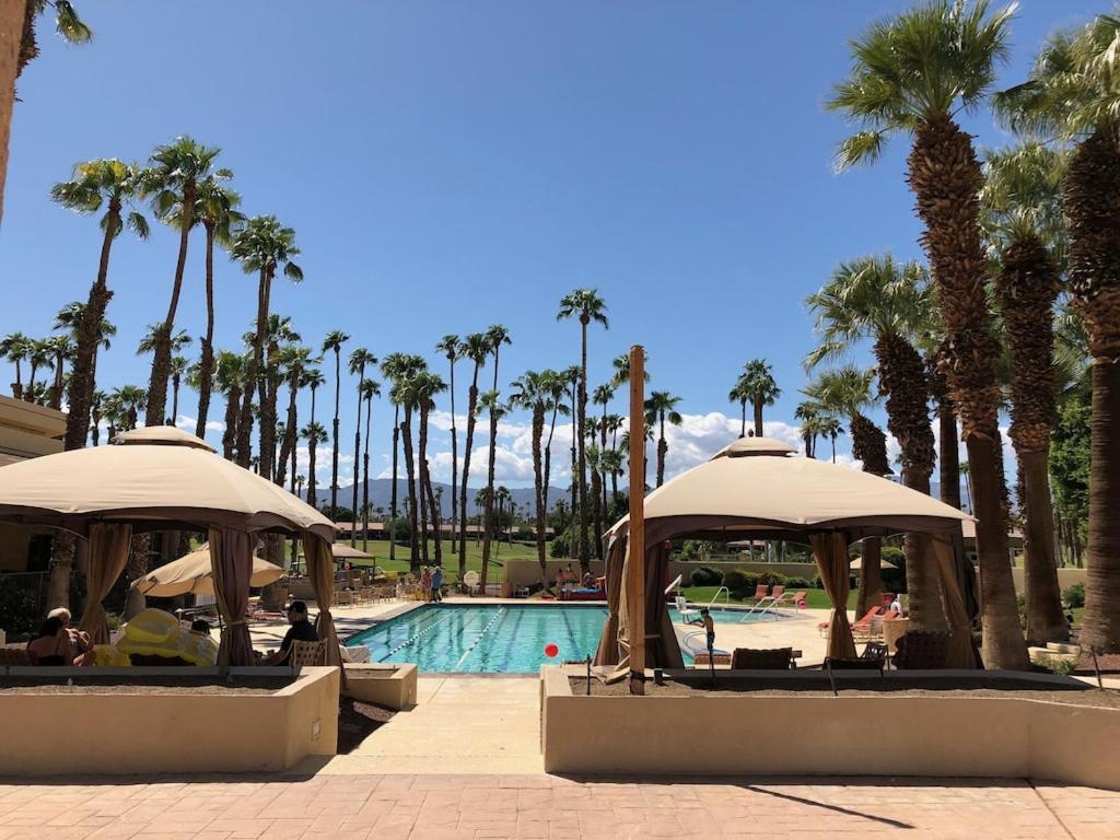 Palm Valley Cc Pickleball, Tennis, Gym, Clubhouse, Swimming Pools, Lux, Spac 2 Bdrms Den 2 Ba بالم ديزرت المظهر الخارجي الصورة